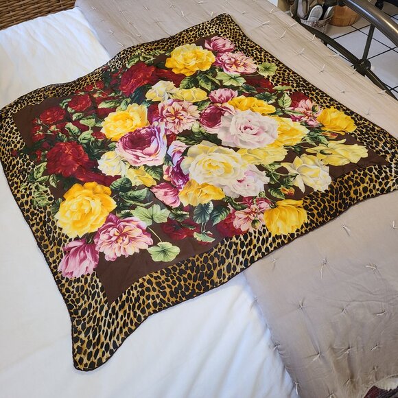 Dolce & Gabbana 100% silk scarf - Picture 6 of 9